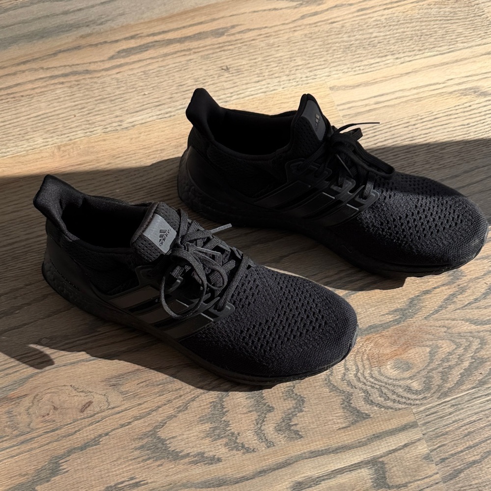 Adidas Ultraboost 1.0 Men’s 9.5 in Triple Black - Picture 2 of 6